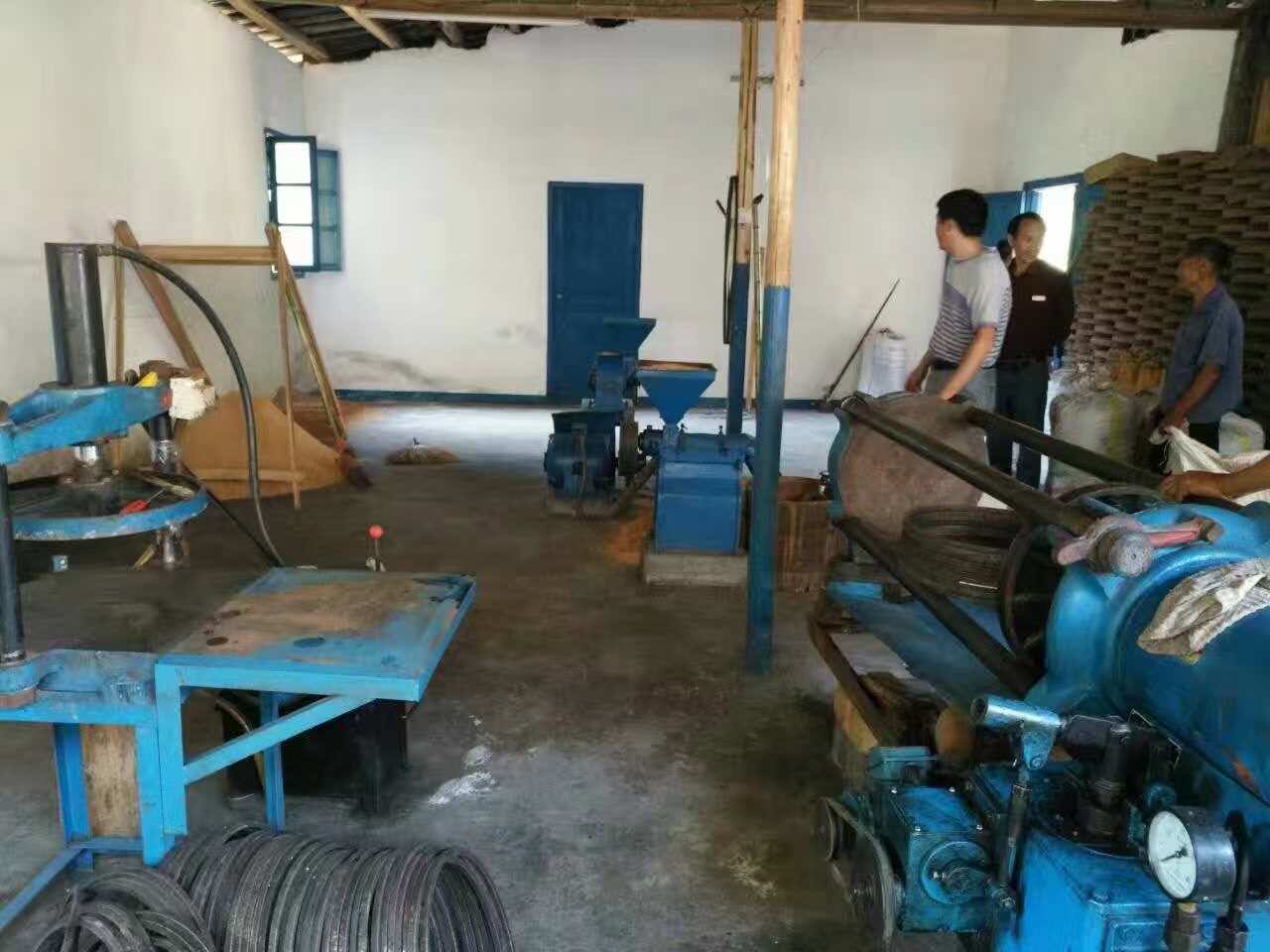 常德液压压榨机,常德固液分离机,常德压滤机,常德粉碎机 常德液压压榨机,常德固液分离机,常德压滤机,常德粉碎机